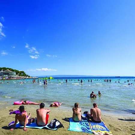 3 Bedroom Cozy In דירה *