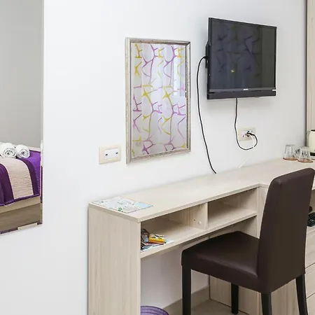 아파트 Cozy In With Kitchen